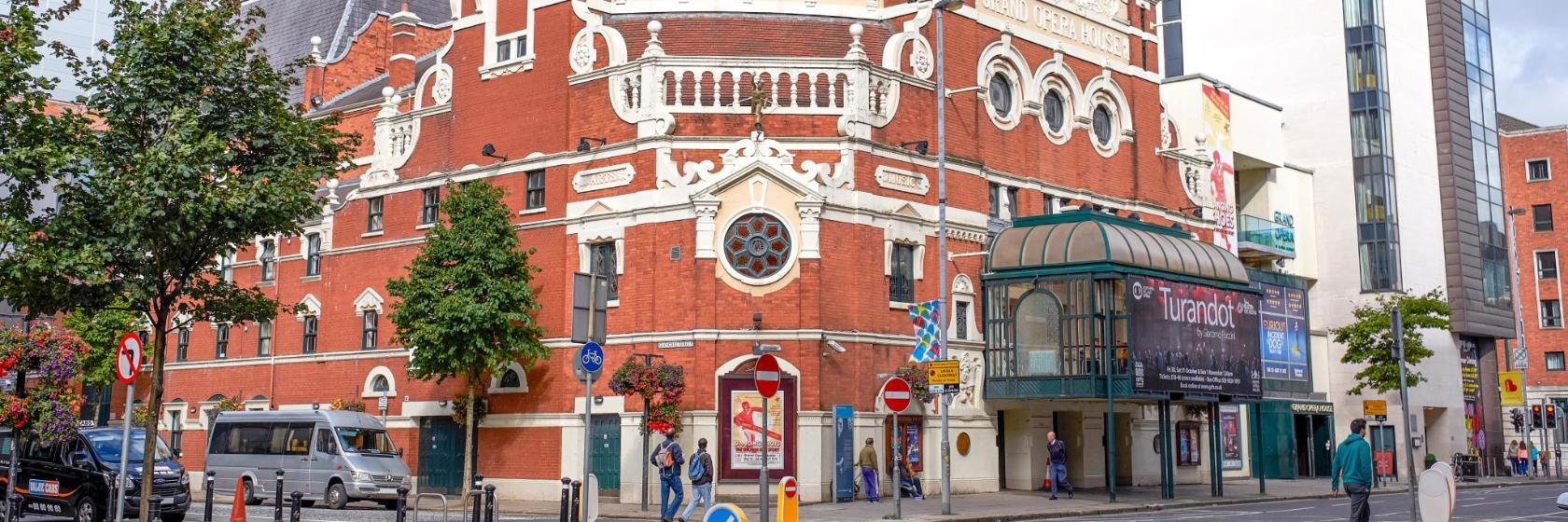 Belfast Grand Opera Binası